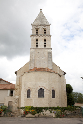 l'église mérovingienne et romane de CIvaux