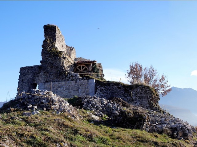 Le castet d'Isault-de-l'Hôtel (31) © Lucien Sultra