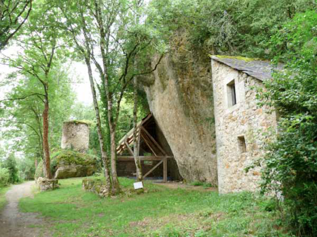 Balade archéologique en Aveyron Roquemissou 1024x766