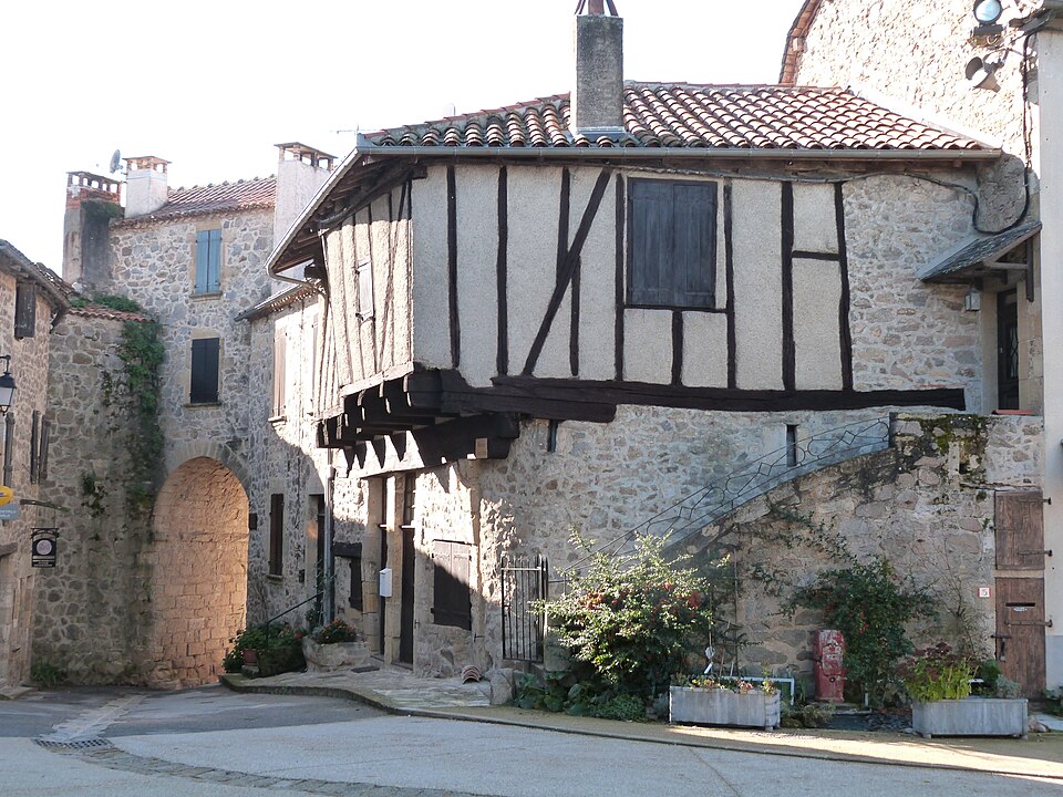 maison et porte peyrusse le roc
